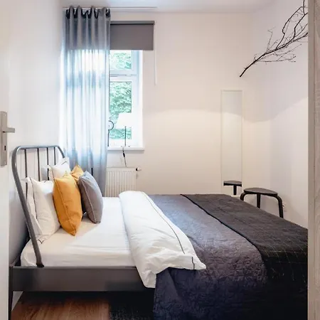 Pamiatkowa 11, 2 Rooms, Self Check In 24h Poznan